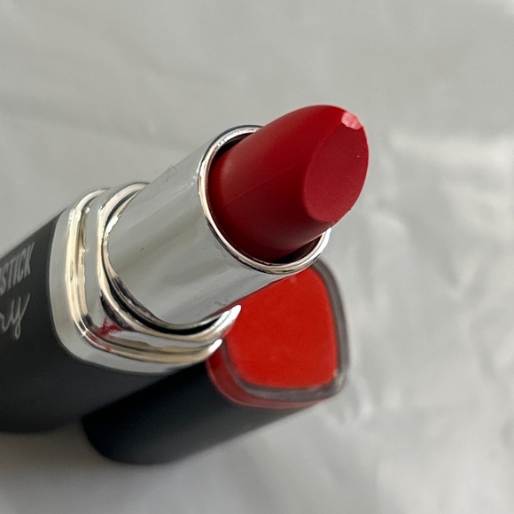 J.Cat Beauty Matte Lipstick Diary MLD107 Hump Wednesday NEW - Picture 4 of 7